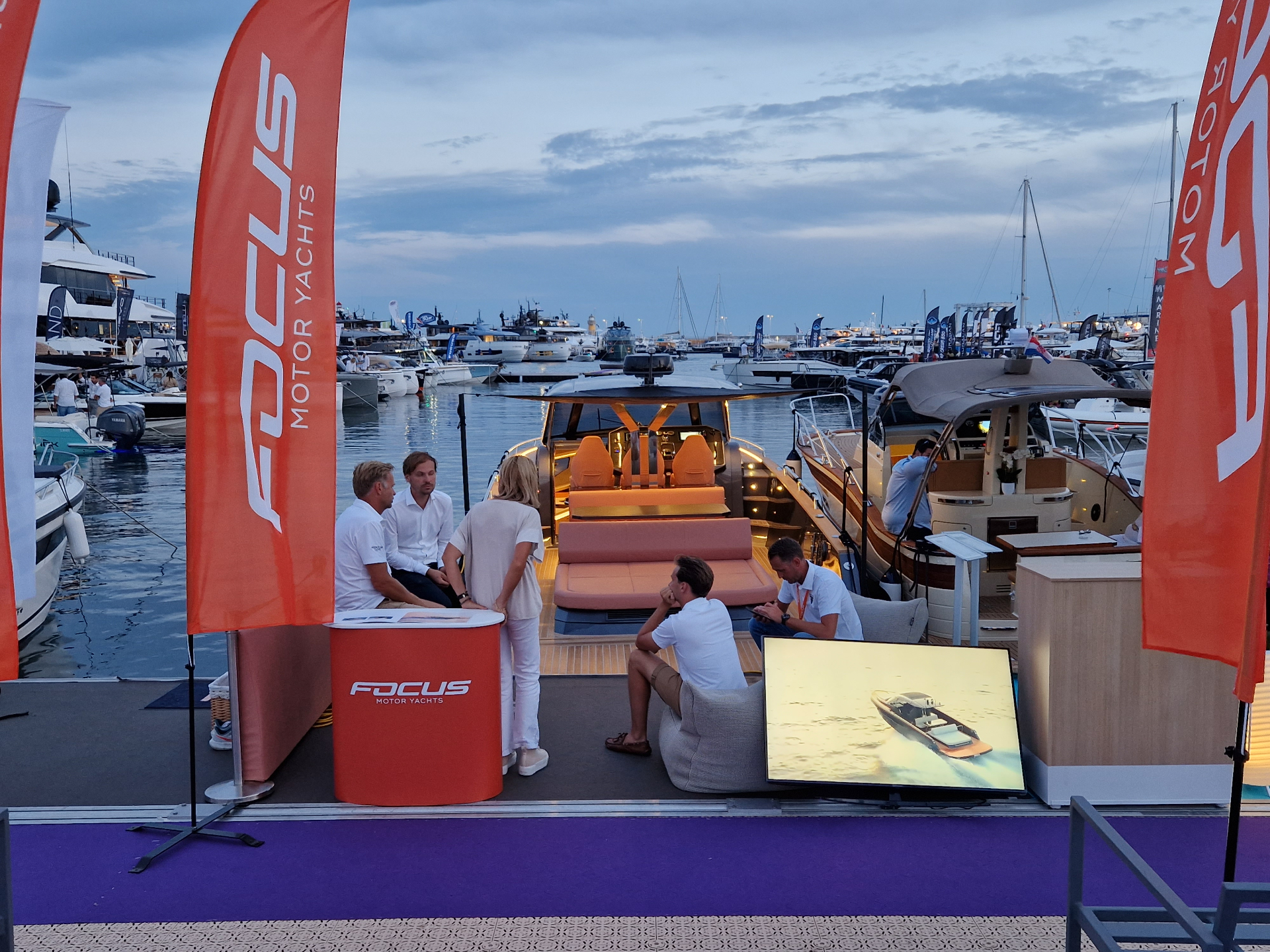 Focus Yacht Club moment 16